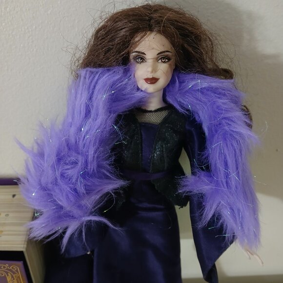 Goth/witch Barbie doll with accessories - Picture 4 of 8